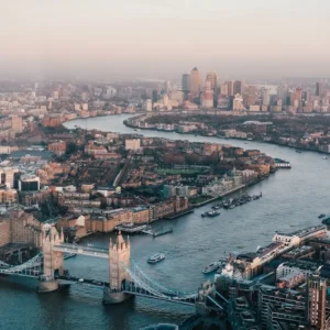 United Kingdom eSIM — 3GB / 15 Days destination travel view
